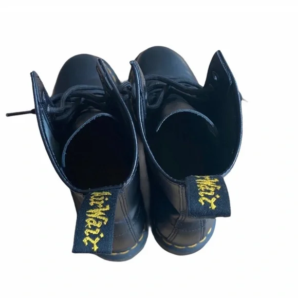 Dr. Martens 1460 Boots Sz 8 Smooth Leather
8 Eye - Picture 4 of 7